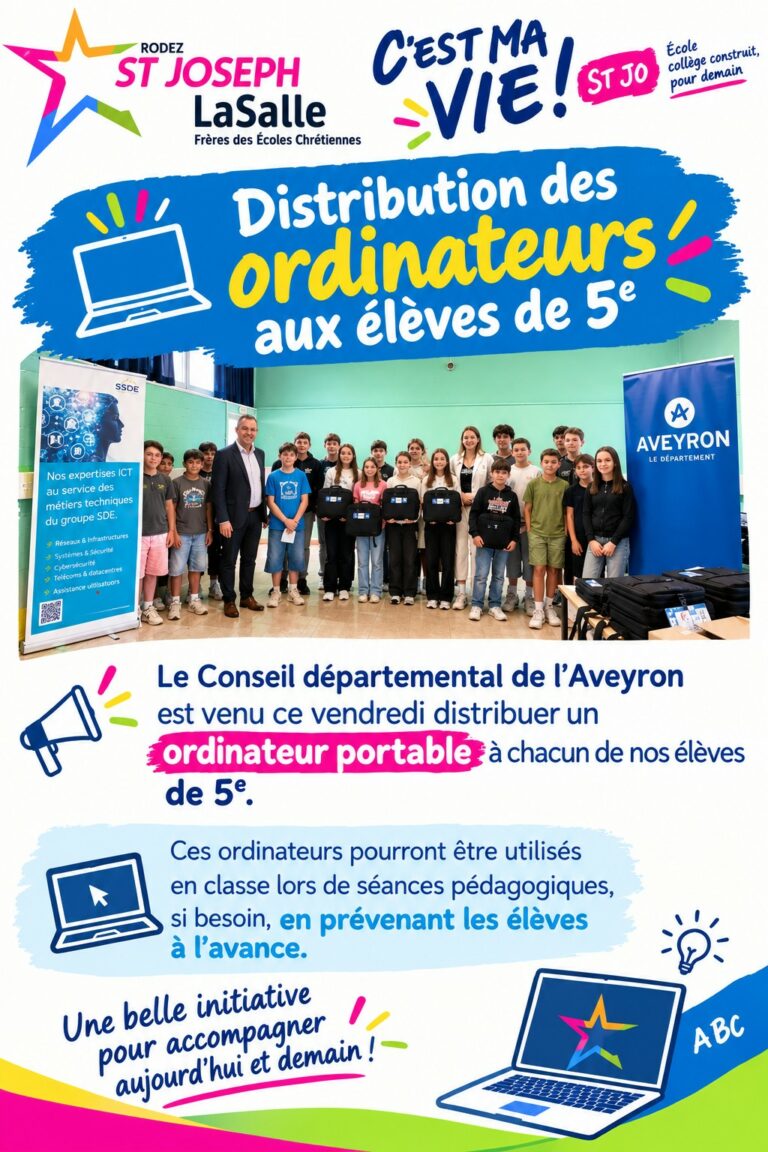 Distribution des ordinateurs aux élèves de 5ème.